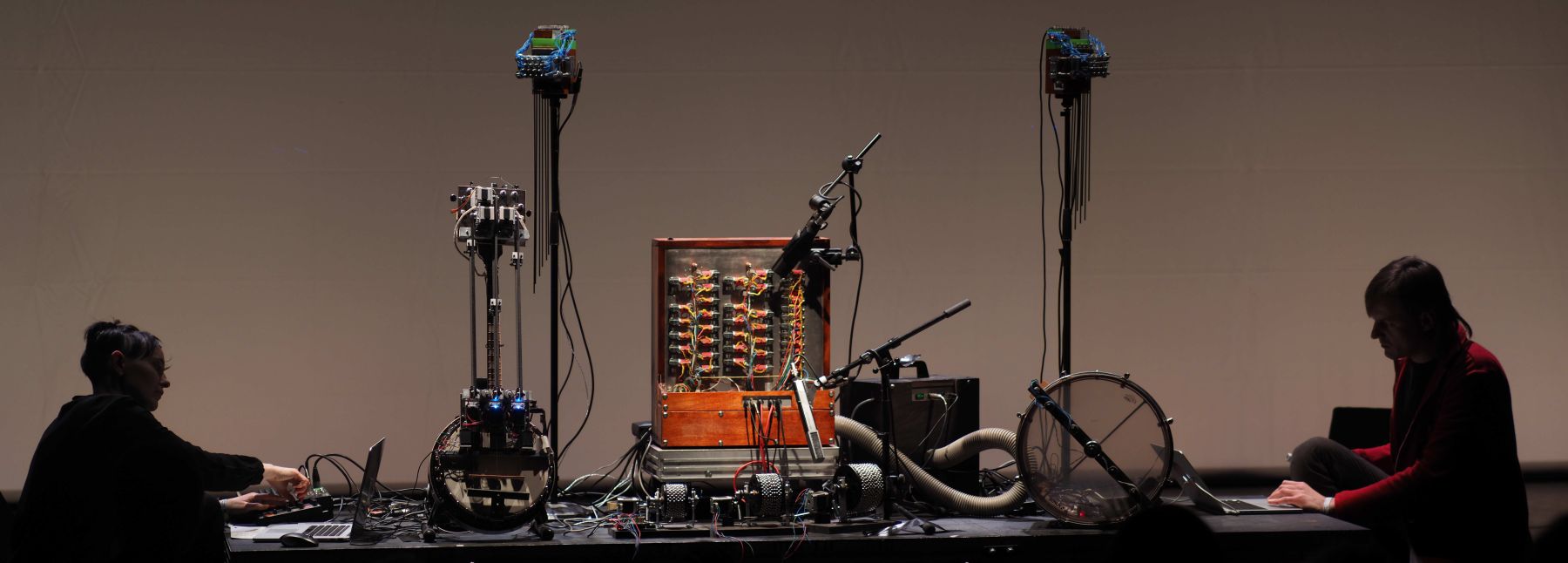 Perfomamnce of Gamut Inc with their instruments at HAU2 Berlin